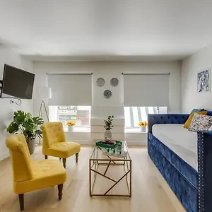 Modern French Studio Charm In The City , Paris France